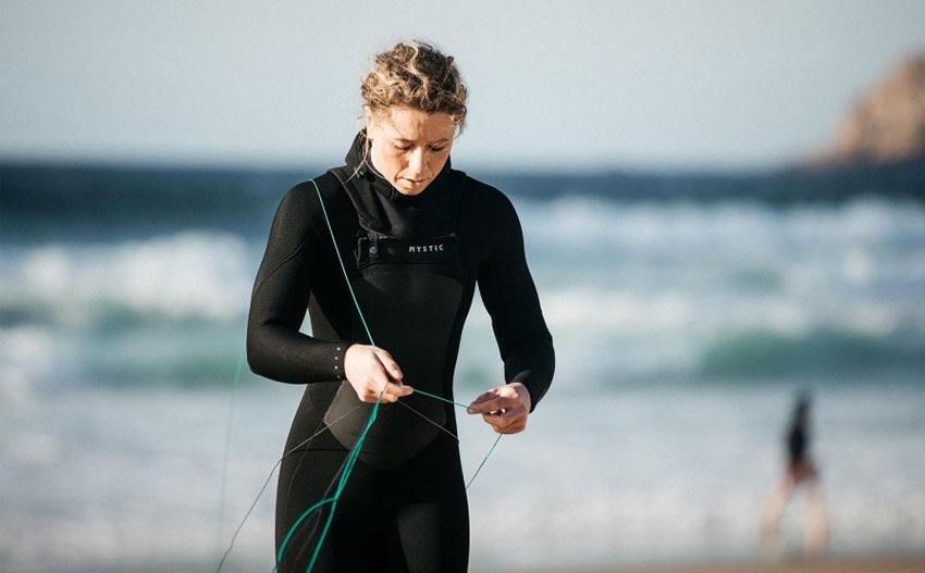 kitesurfing